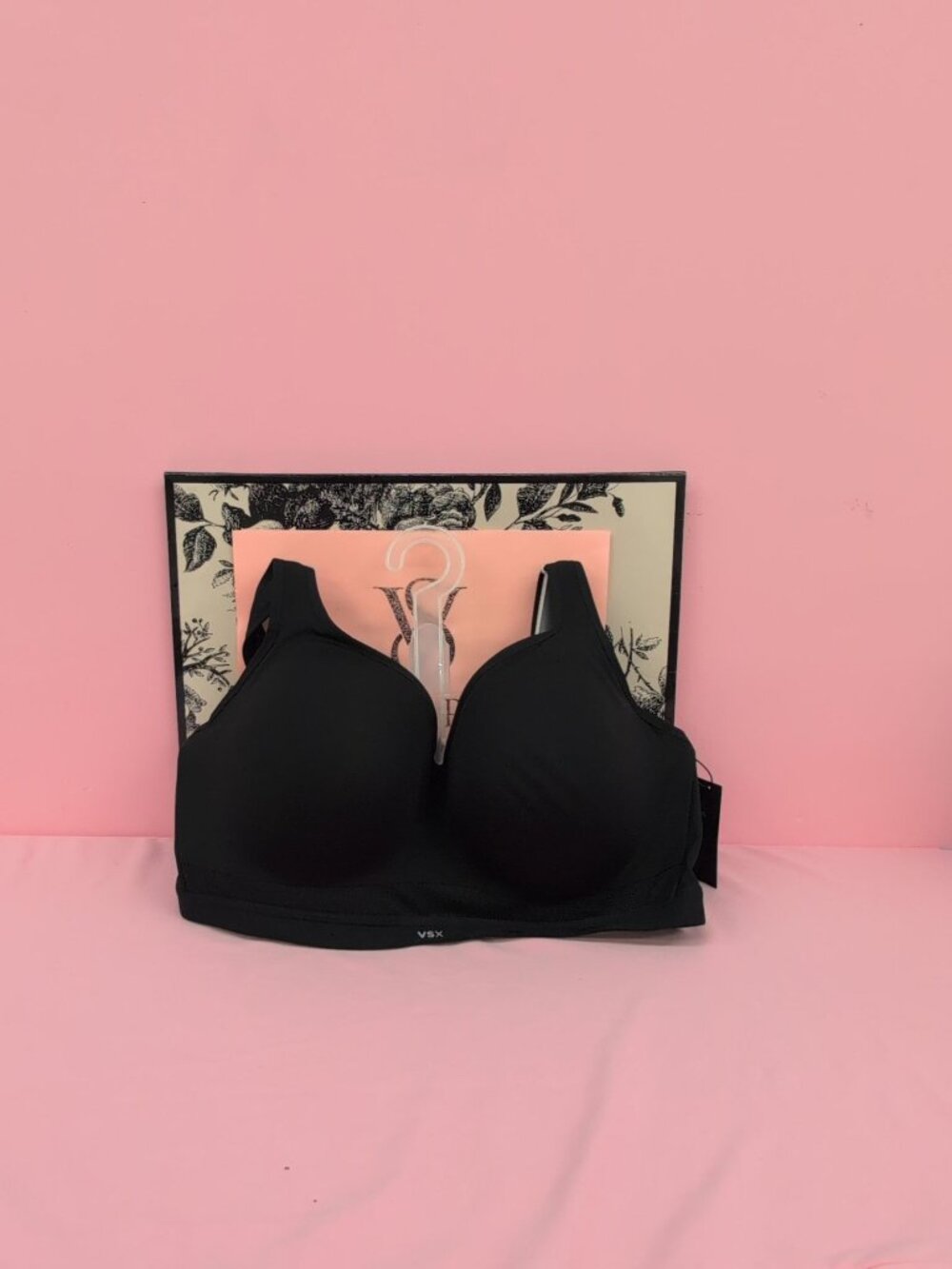 Victoria Secret VSX Incredible Max Wireless Racerback Sports Bra 36DD Black
